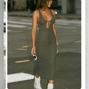 NWT Joah Brown Plunge Tie midi dress XS